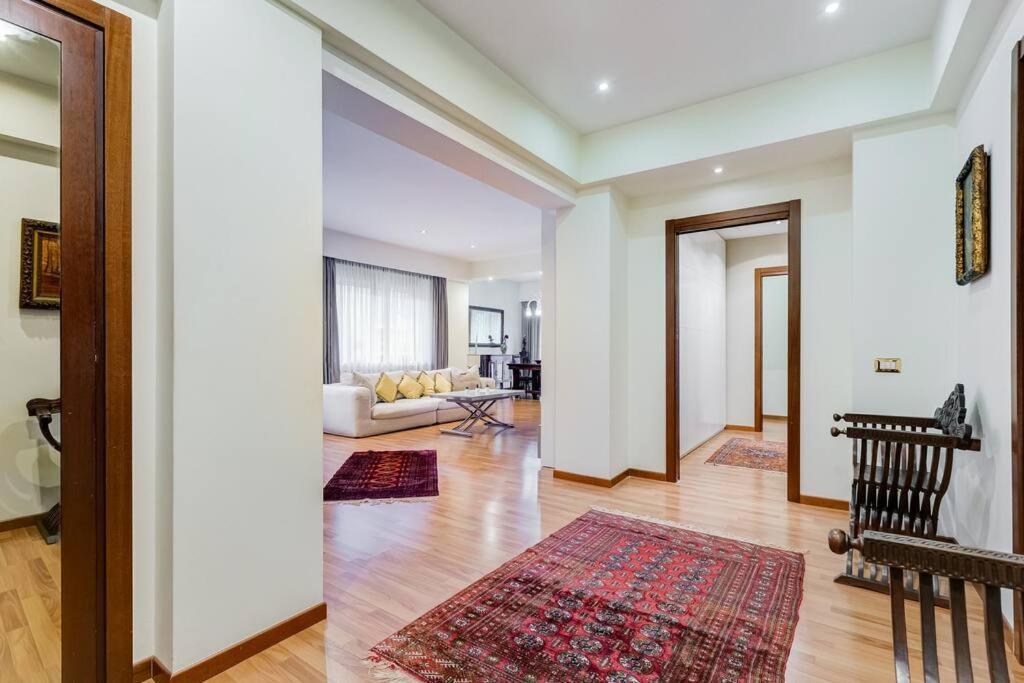 Exclusive Apartment In Eur Lake روما المظهر الخارجي الصورة