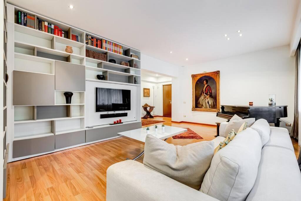 Exclusive Apartment In Eur Lake روما المظهر الخارجي الصورة