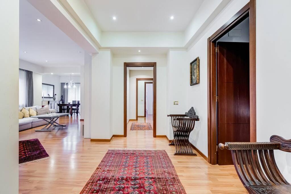 Exclusive Apartment In Eur Lake روما المظهر الخارجي الصورة