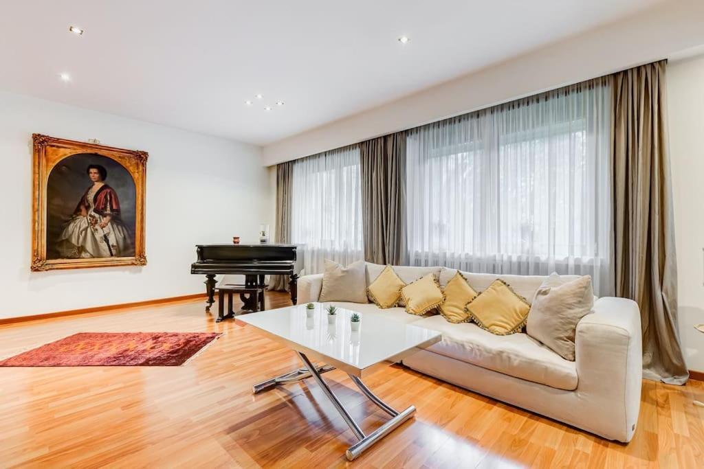 Exclusive Apartment In Eur Lake روما المظهر الخارجي الصورة