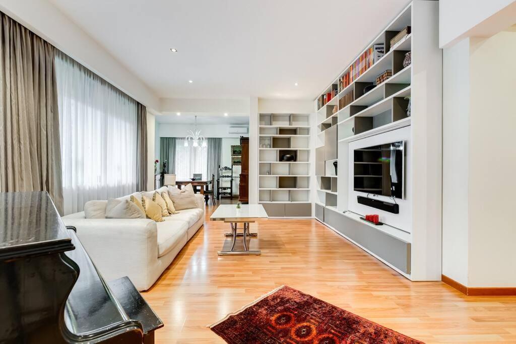 Exclusive Apartment In Eur Lake روما المظهر الخارجي الصورة