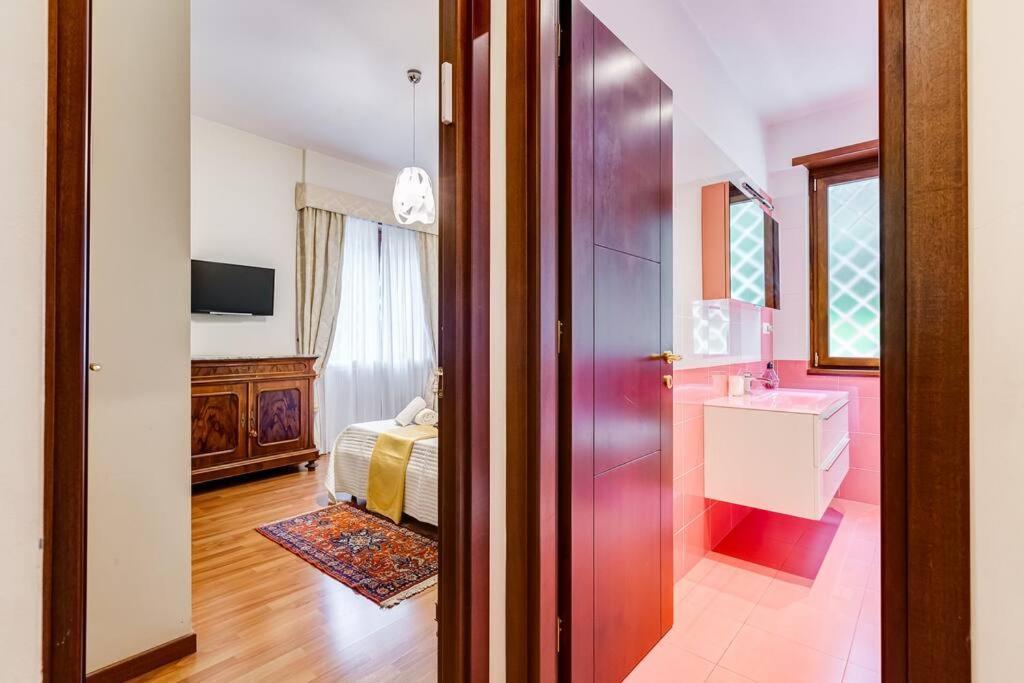 Exclusive Apartment In Eur Lake روما المظهر الخارجي الصورة