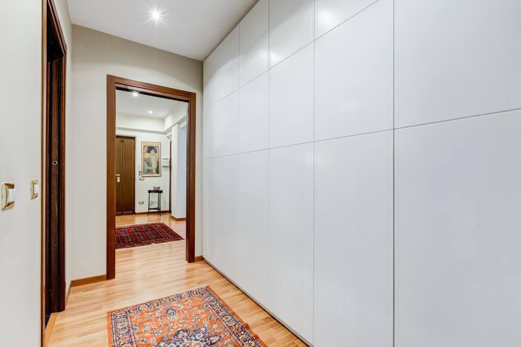 Exclusive Apartment In Eur Lake روما المظهر الخارجي الصورة