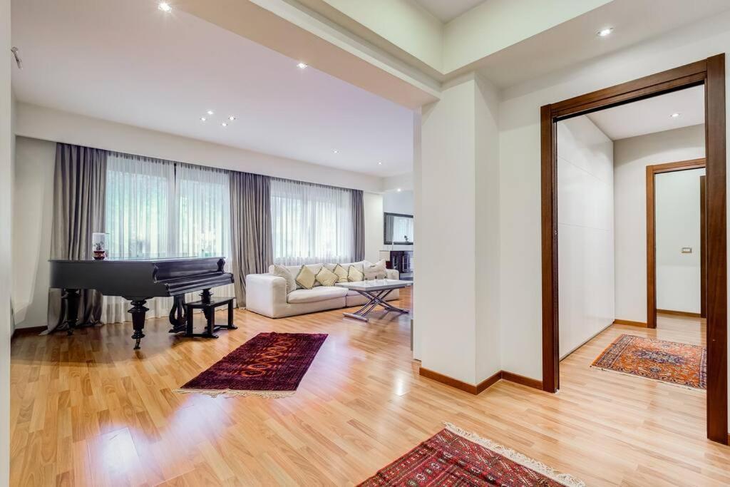 Exclusive Apartment In Eur Lake روما المظهر الخارجي الصورة